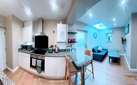 Valley Mount House & Apartment